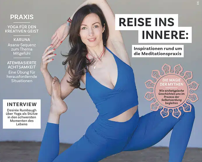 Auf dem Titel der Yoga Aktuell strahlt Yogaqueen Isabel Djukanovic mit unserem Mantra Schmuck.