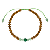 Herzchakra Armband aus beruhigenden Sandelholz Perlen und Aventurin Edelsteinen. Einheitsgröße durch den Makramee Verschluss.
