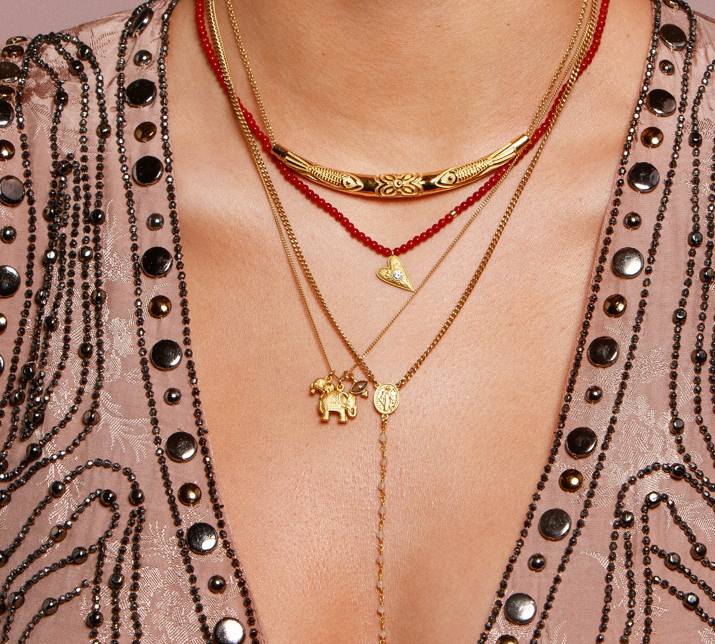 Elefanten Kette „Deep Connection“ aus Silber vergoldet mit geschliffener Labradorit. Symbol für Verbundenheit, Schutz und inneren Frieden. Länge 50 oder 60 cm.