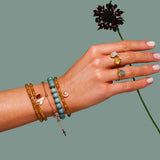 Handmala Set aus Achat, Apatit und Holzperlen. Sonne-Mond-Anhänger für Balance, Stärke und Ruhe. Ein spirituelles Duo für Erdung, Intuition und Leichtigkeit.