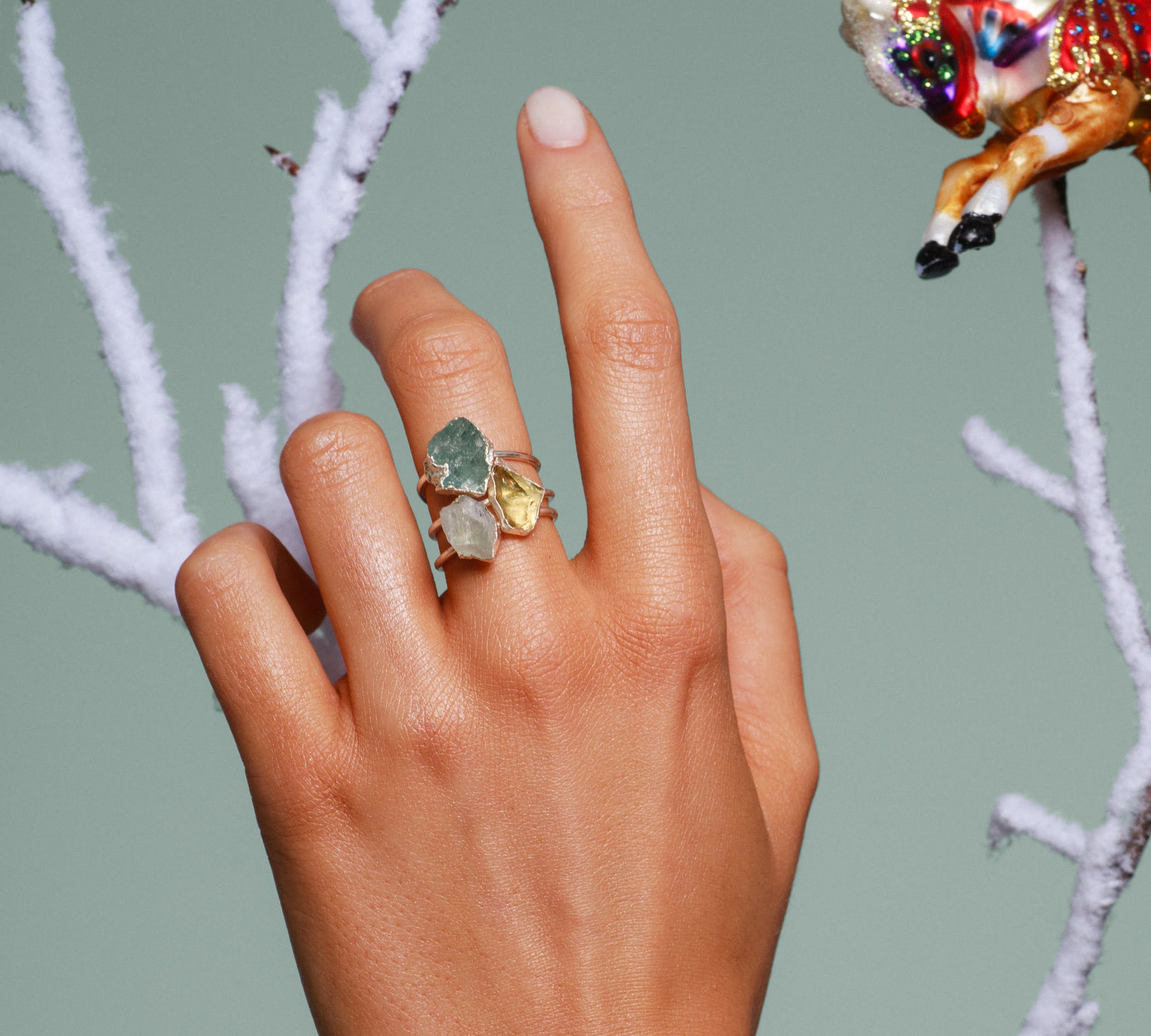 Ringe mit Edelsteinen aus reinem Sterlingsilber, vergoldet. Für positive Energie im Alltag. Größe verstellbar.