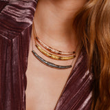 Fische-Choker „Freiheit & Glück“: ein starkes Symbol für Schutz, Mut und Leichtigkeit. Massives Röhren-Element, verstellbare Länge 38–43 cm.