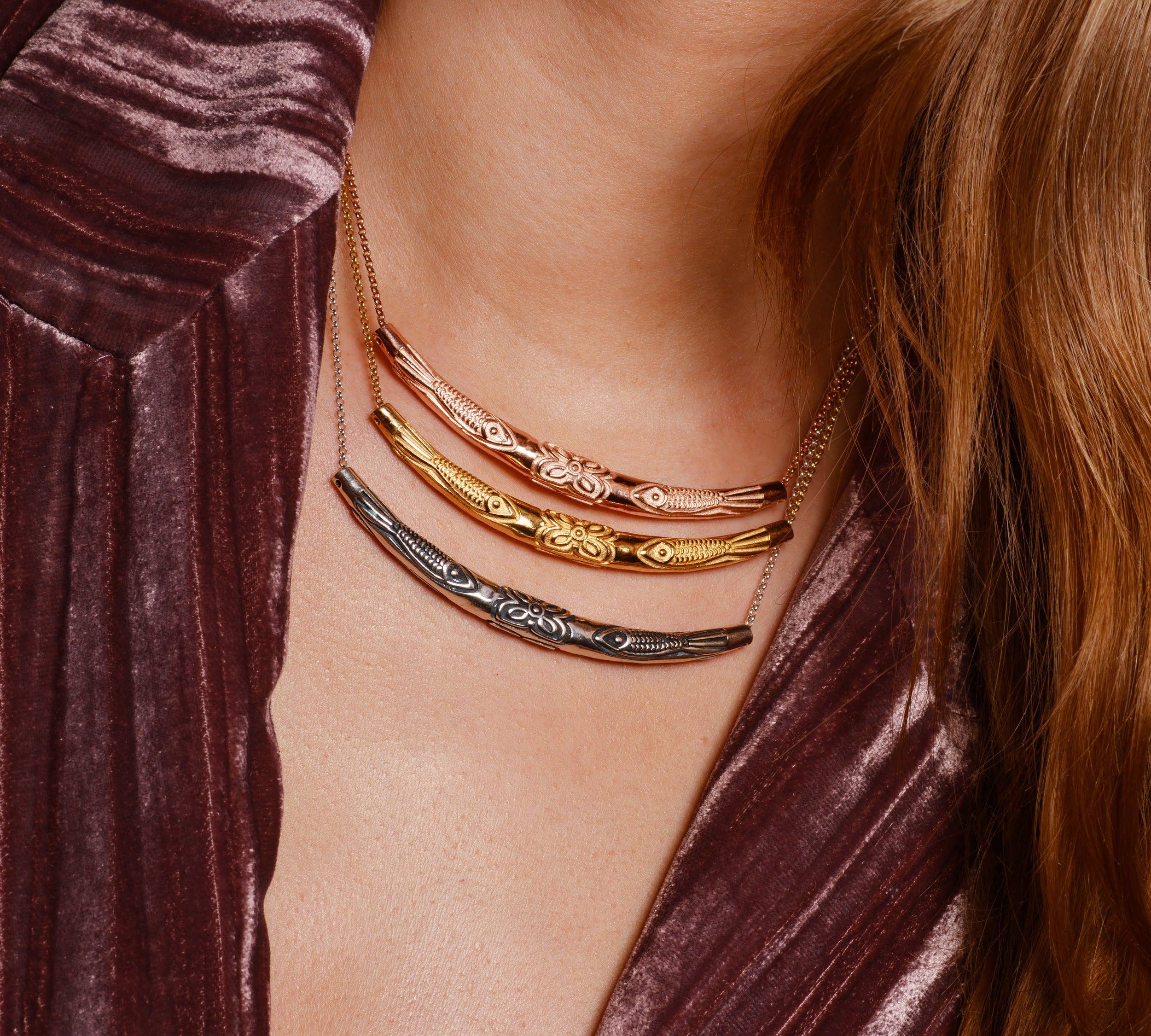 Fische-Choker „Freiheit & Glück“: ein starkes Symbol für Schutz, Mut und Leichtigkeit. Massives Röhren-Element, verstellbare Länge 38–43 cm.