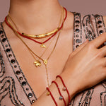 Vergoldeter Fische Choker aus Sterlingsilber: ein spiritueller Glücksbringer für Freiheit, Mut und Leichtigkeit. Kraftvoll, modern und perfekt zum Layern. Verstellbare Länge 38–43 cm.