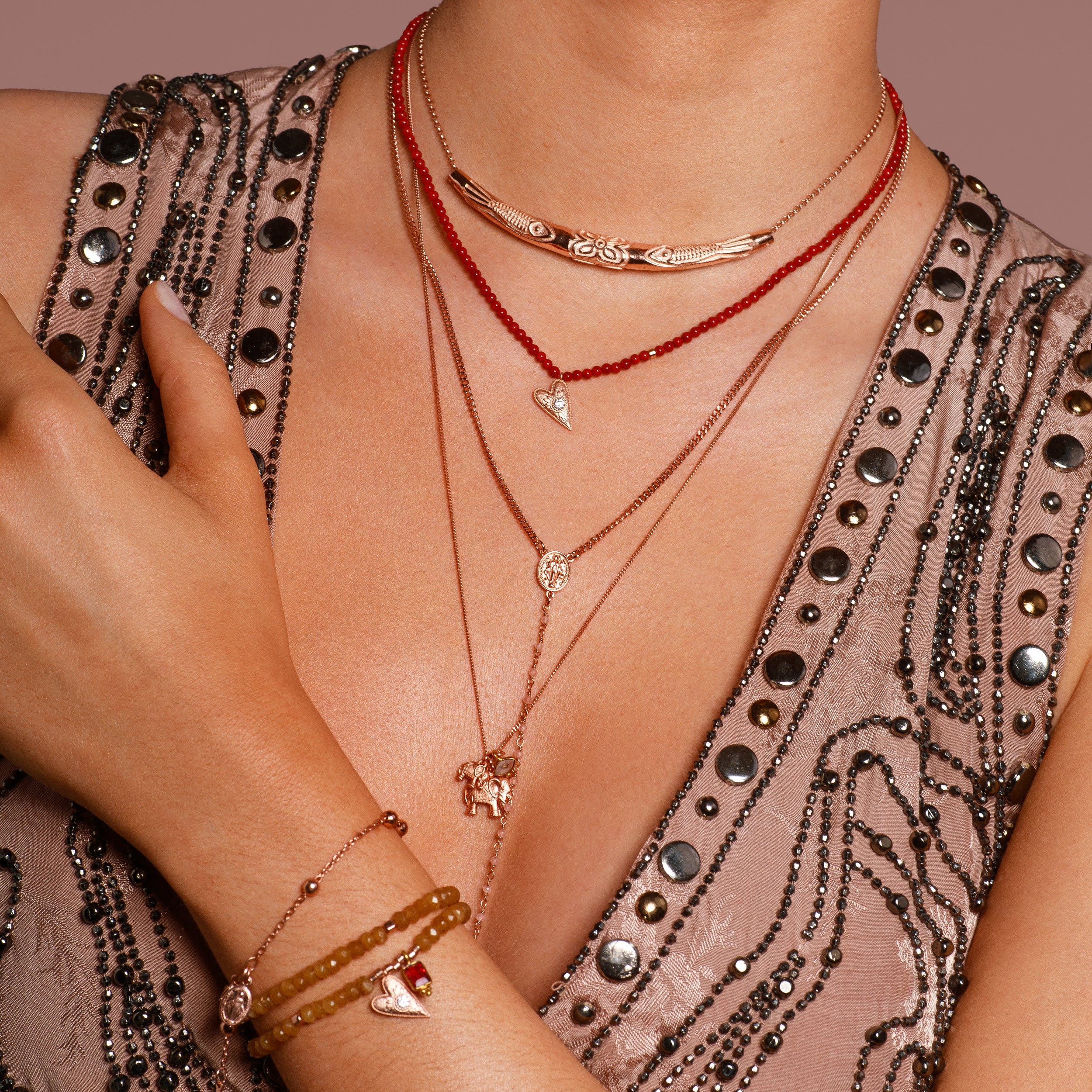 Elefanten Kette „Deep Connection“ aus Sterlingsilber rosé vergoldet, geschliffener Mondstein. Symbol für Verbundenheit, Schutz und inneren Frieden. Länge 50 oder 60 cm.