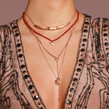 Roségold-Kette „PRAYER“ mit Rosenquarz: ein moderner Talisman für Liebe, Vertrauen und Schutz. Ein Schmuckstück voller Gefühl und sanfter spiritueller Stärke.

