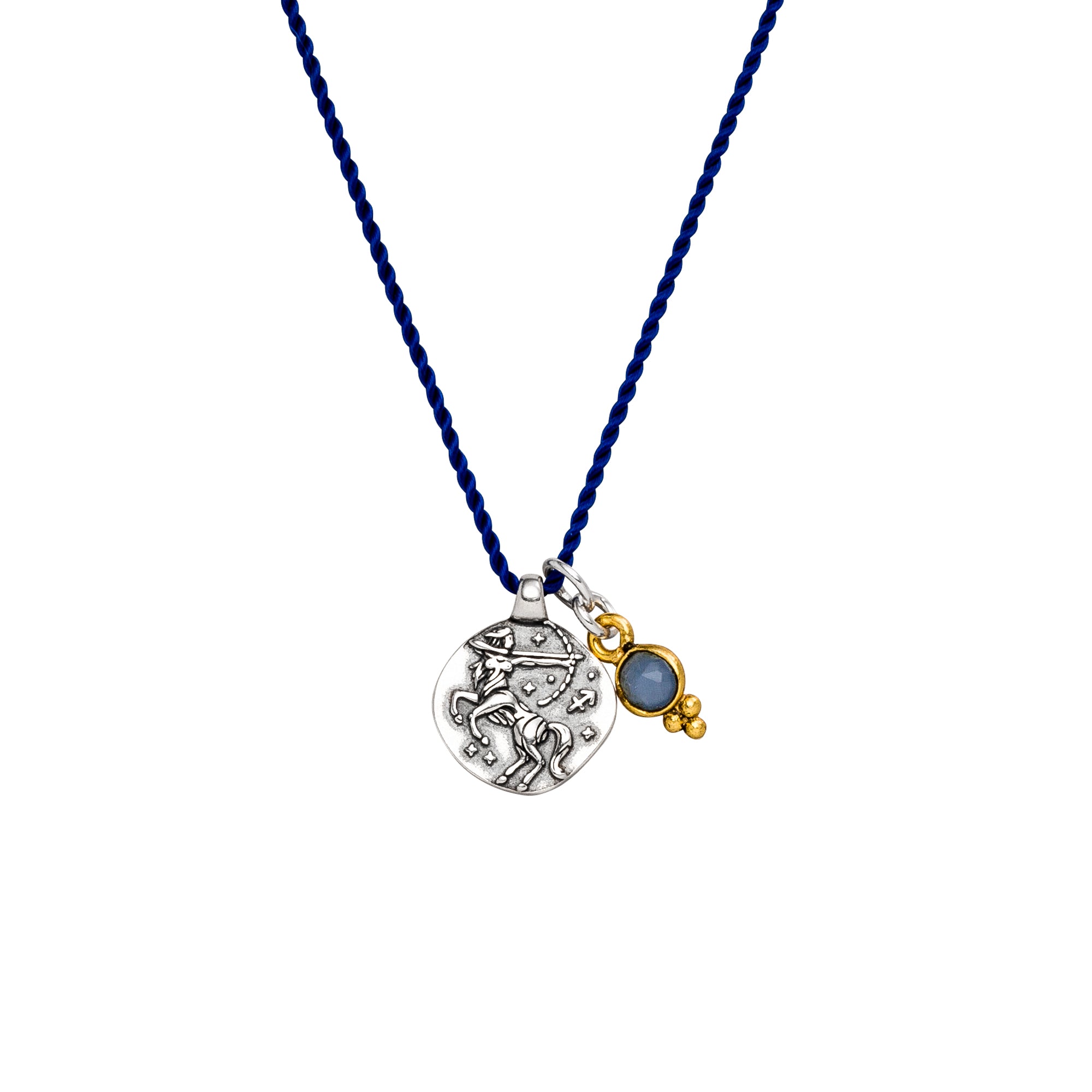 Sternzeichen Kette Schütze mit hellblauem Chalcedon in Silber oder Gold. Symbol für Freiheit, Optimismus, Wachstum und den Mut, deinem Herzen zu folgen. ✨♐️💙