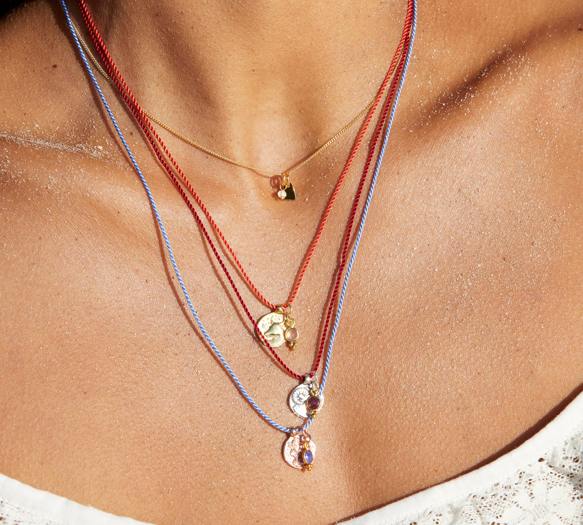 Sternzeichen Kette Jungfrau mit Saphir aus Sterlingsilber oder vergoldet. Symbol für Weisheit, Klarheit, Achtsamkeit und die Verbindung zu deiner Seele. ✨💙
