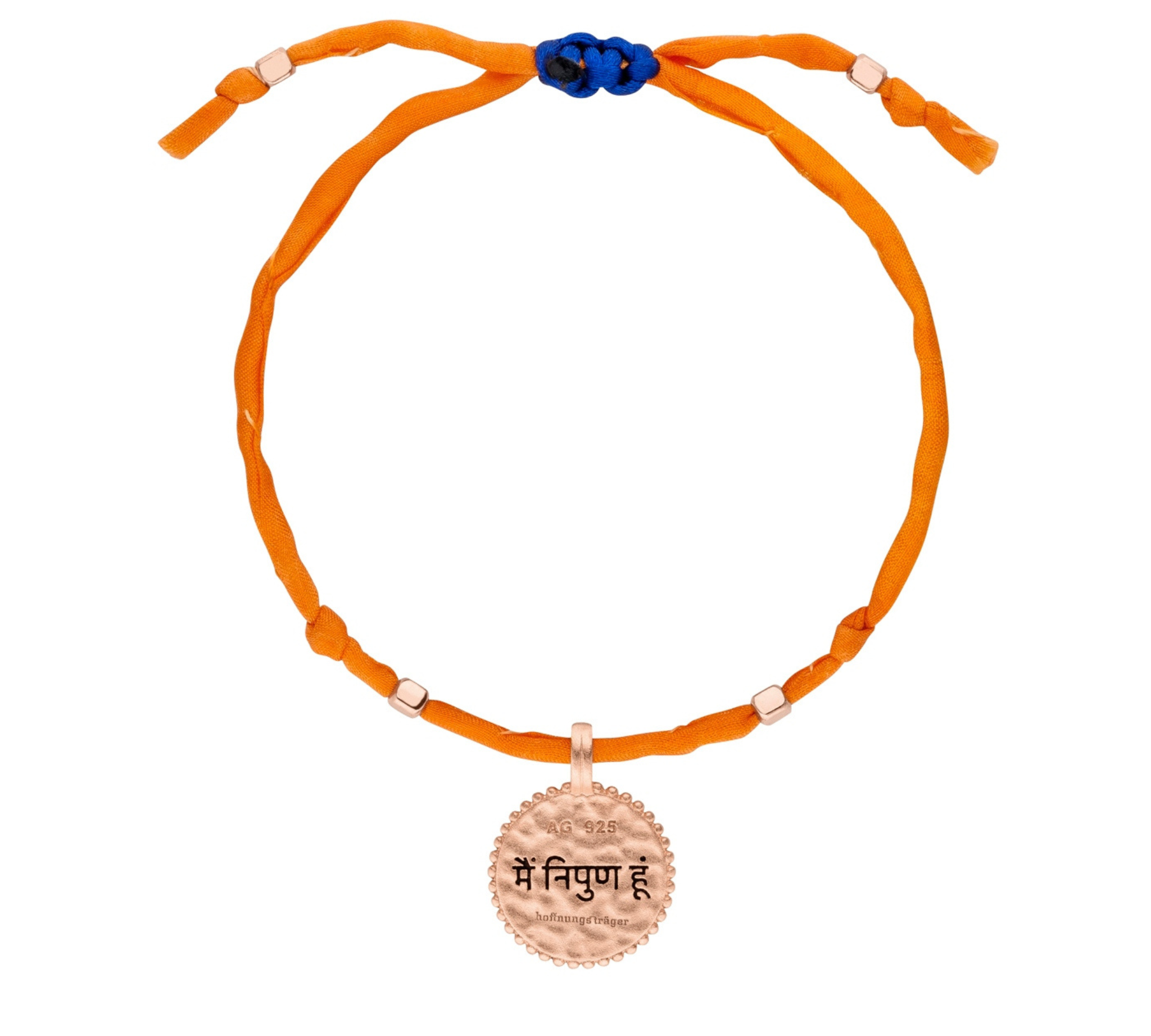 Seidenarmband in Orange mit Anhänger I am Perfect aus 925 Silber vergoldet. Wendbarer Anhänger. Tolles Yoga-Armband mit Bedeutung.