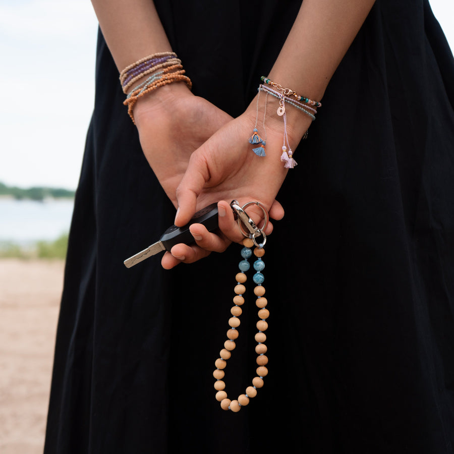 Schlüsselanhänger Perlen mit Sandelholz und echten Edelsteinen.