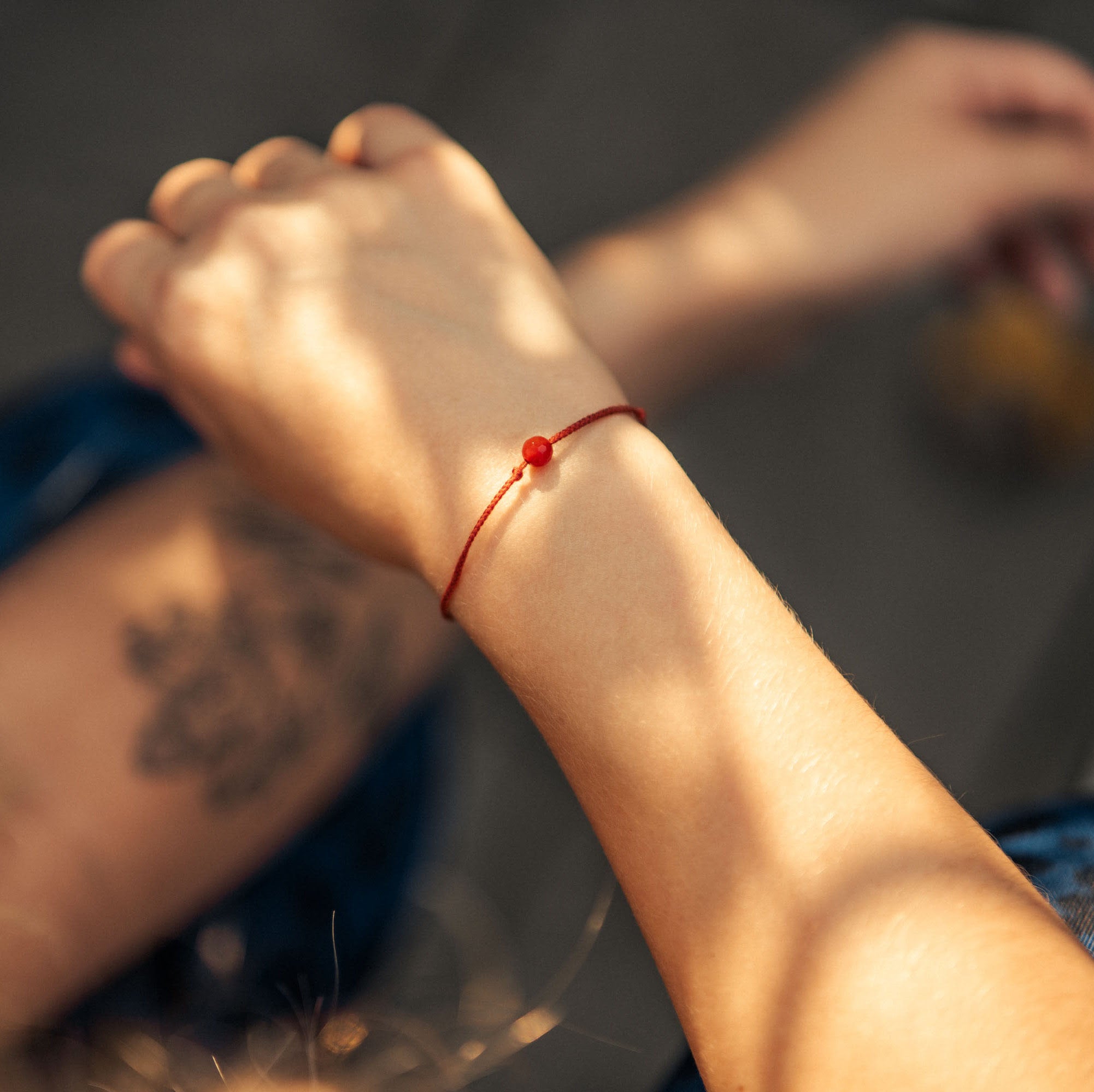 Größenverstellbares Sternzeichen Armband für Skorpion mit Karneol Stein, sowie erklärender Karte. Skorpion Geschenk!