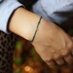 Als Waage bist du sinnlich, charmant & gerecht. Sternzeichen Armband Waage mit Peridot Stein, sowie erklärender Karte. 