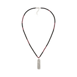 Mantra Kette mit Om Mani Padme Anhänger und Granat Steinen.