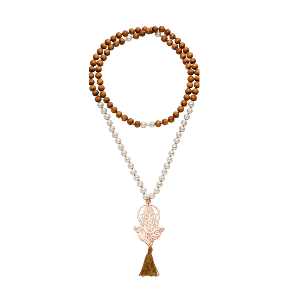Mala Kette mit echten Perlen und Sandelholz und Ganesha Anhänger.