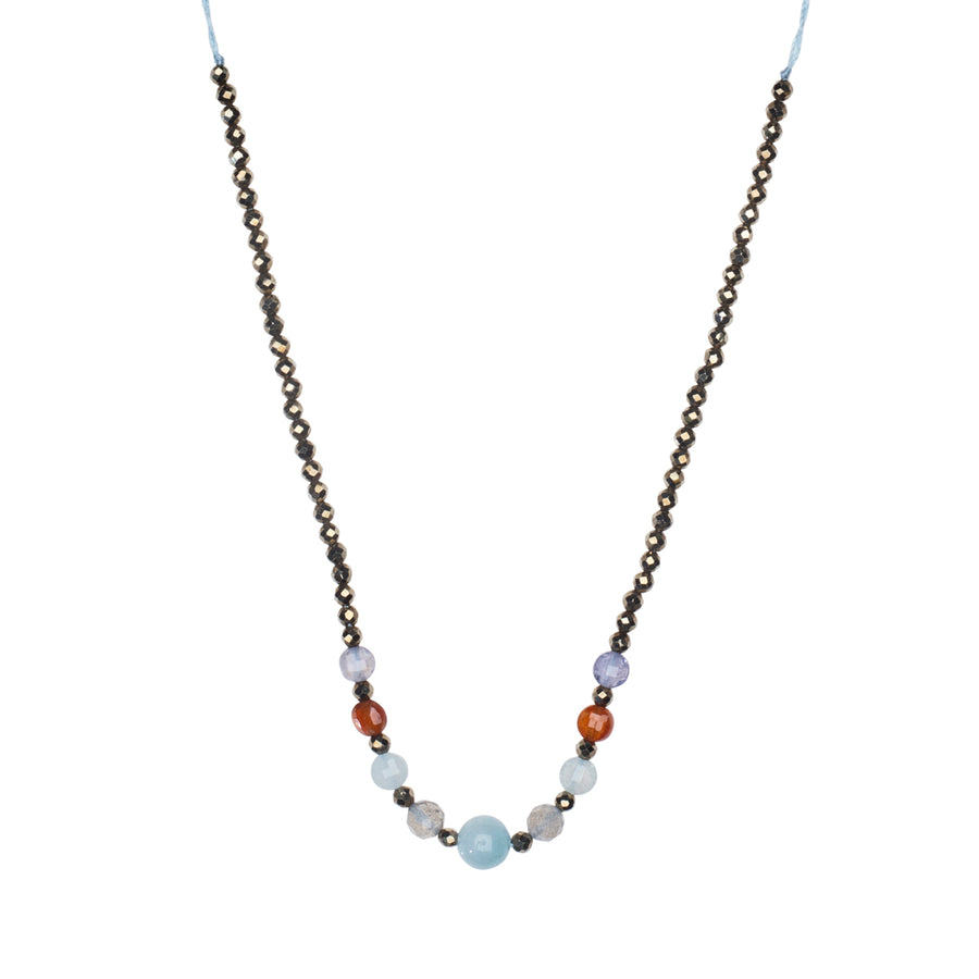 Choker-Kette mit Opal und funkelndem Pyrit.