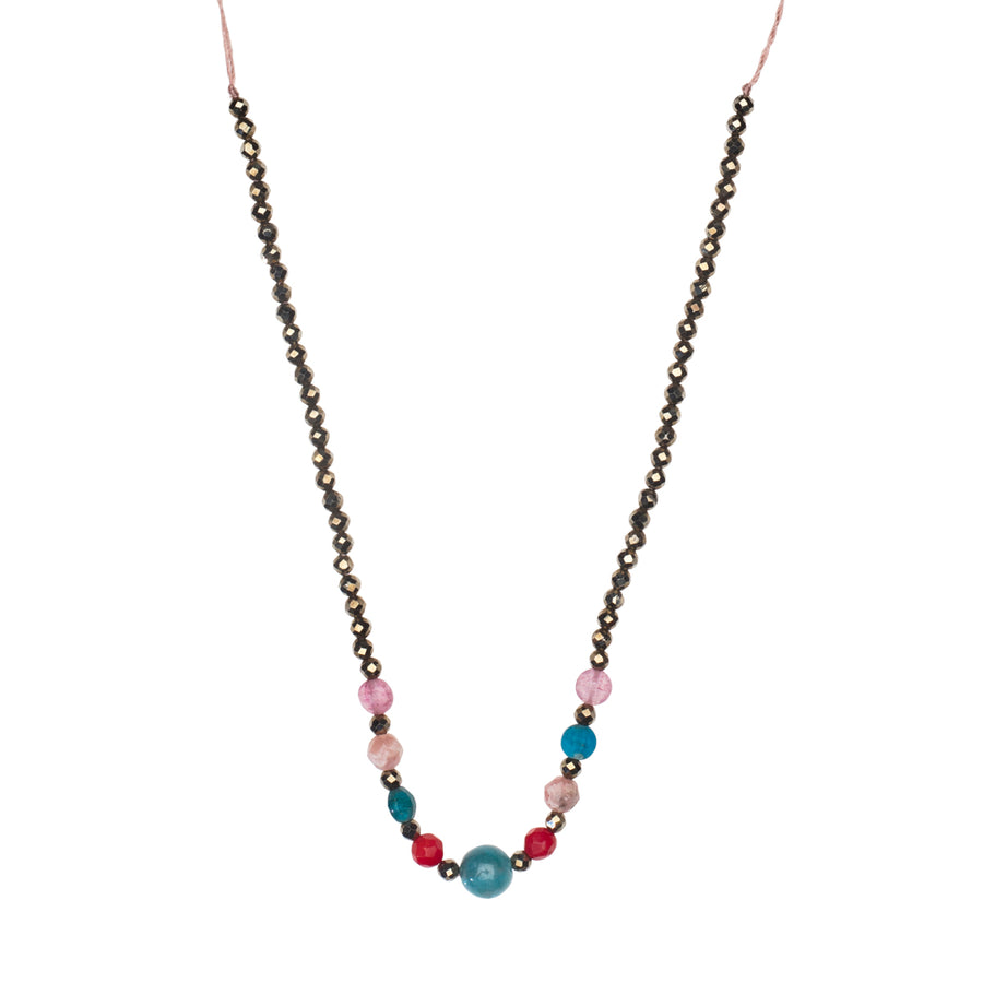 Choker Kette aus Pyrit Perle und Edelsteinen mit Makramee Verschluss.