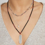 Karma Kette mit Om Mani Padme Hum Mantra Anhänger in Sterlingsilber.