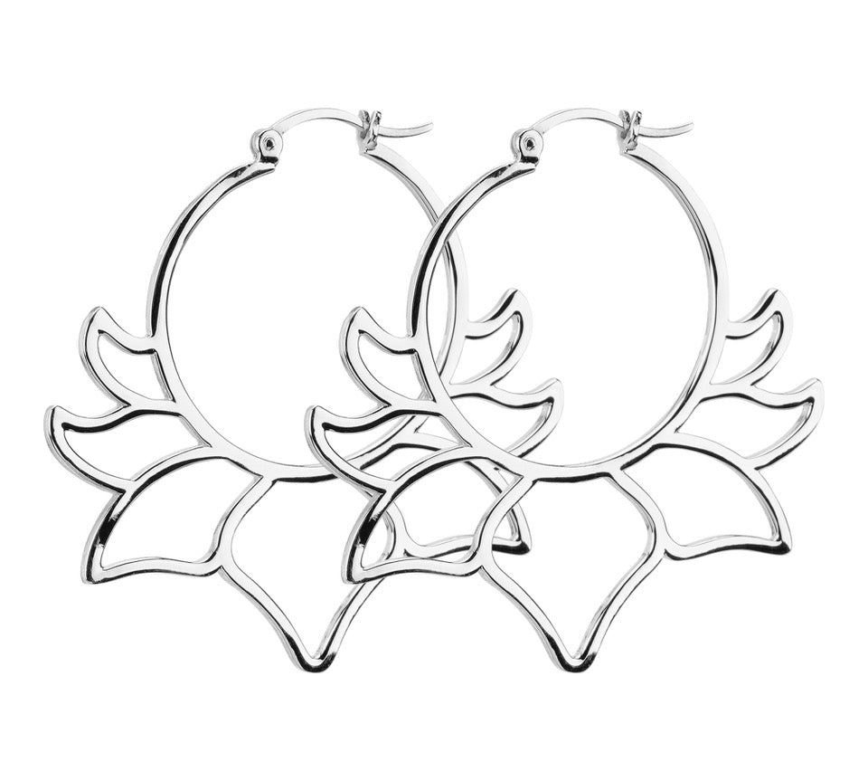 Lotus Ohrringe aus 925er Silber.