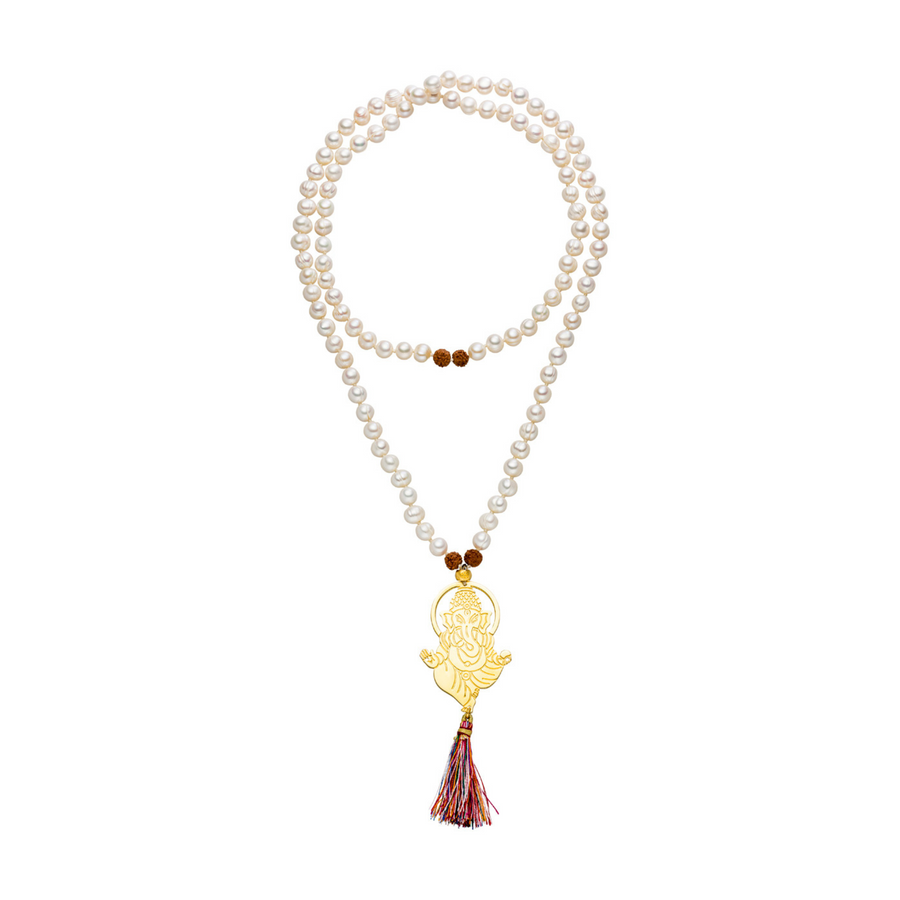 Mala Kette aus Süßwasser Perlen, Rudraksha Perlen und vergoldetem Ganesha Anhänger.