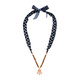 Sandelholz Kette und roségoldener Shiva Anhänger. Eine Kette mit Bedeutung für Yoga und Meditation.