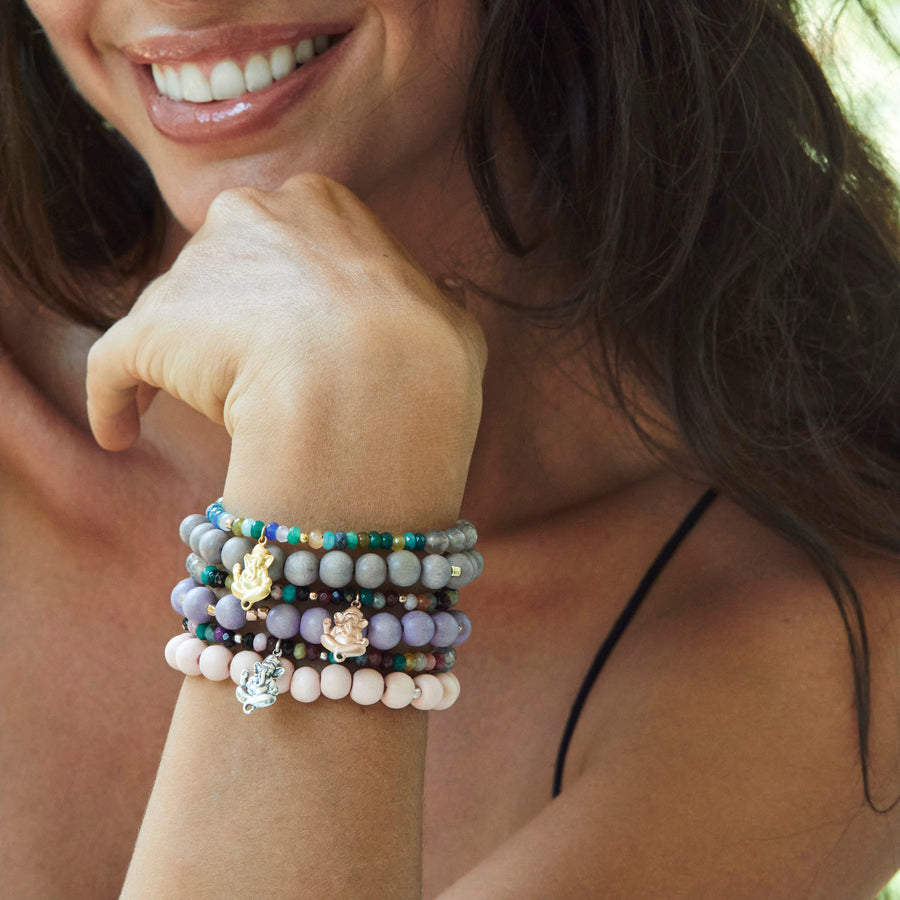 Mala Armbänder Ganesha aus Holzperlen und Strecharmband.