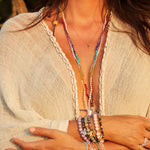 Lange Edelsteinkette Mala Kette in Chakra Farben.