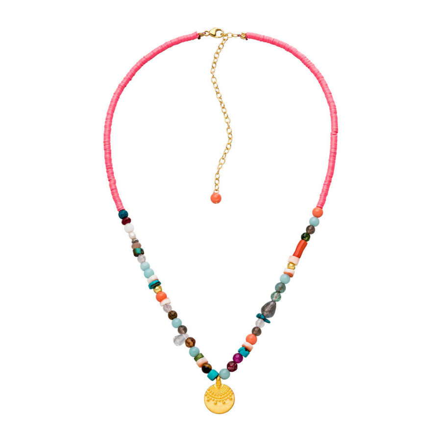 Längenverstellbare Choker-Kette aus recycelten Perlen, Edelsteinen und vergoldetem Anhänger.