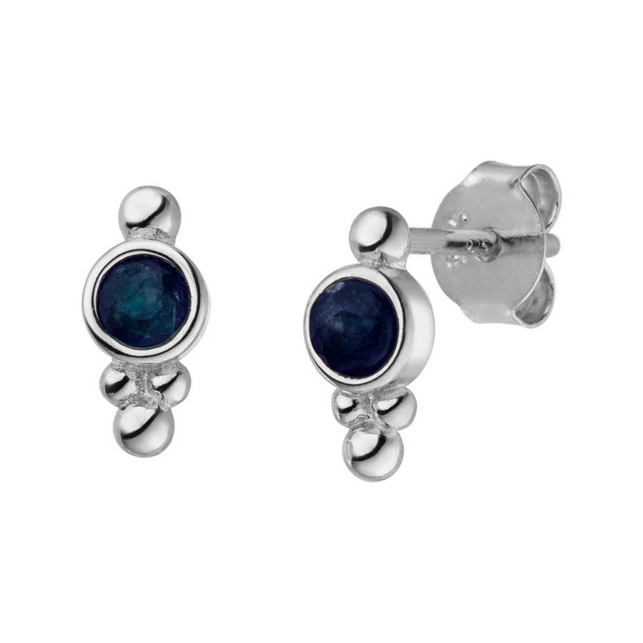 Silberne Geburtsstein Ohrringe Stecker für September Geborene mit blauem Saphir.
