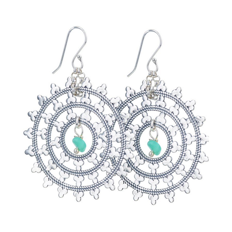 Boho Ohrringe mit Wheel of Karma Anhänger aus 925 Silber.